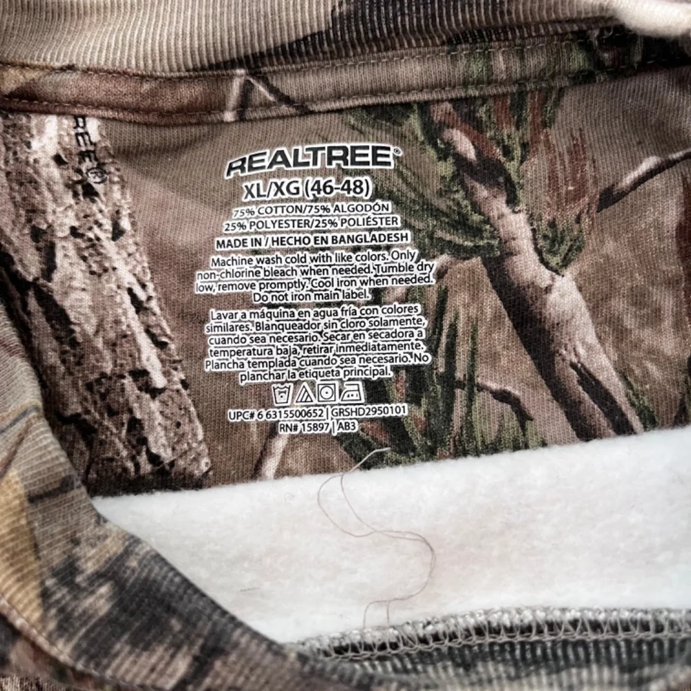 Realtree camo sweatshirt - Picture 2 of 2